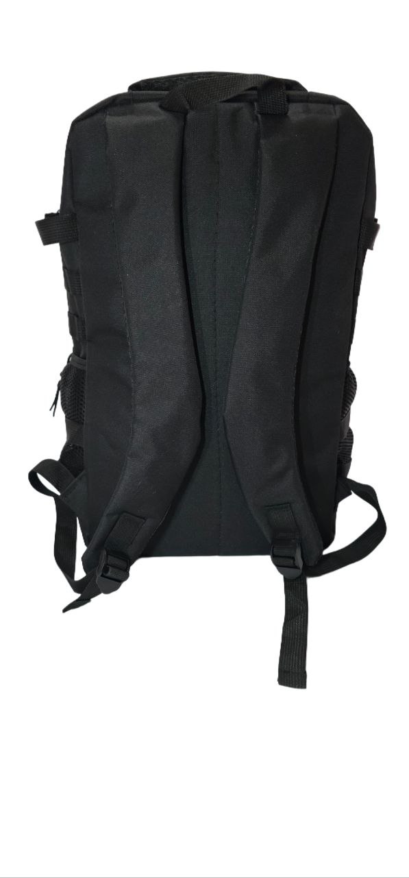 MOCHILA NEGRA 25 LITROS trasera