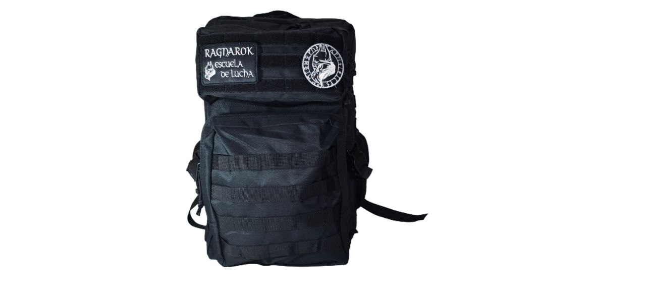 MOCHILA NEGRA 50 LITROS delantera MOCHILA NEGRA 50 LITROS delantera