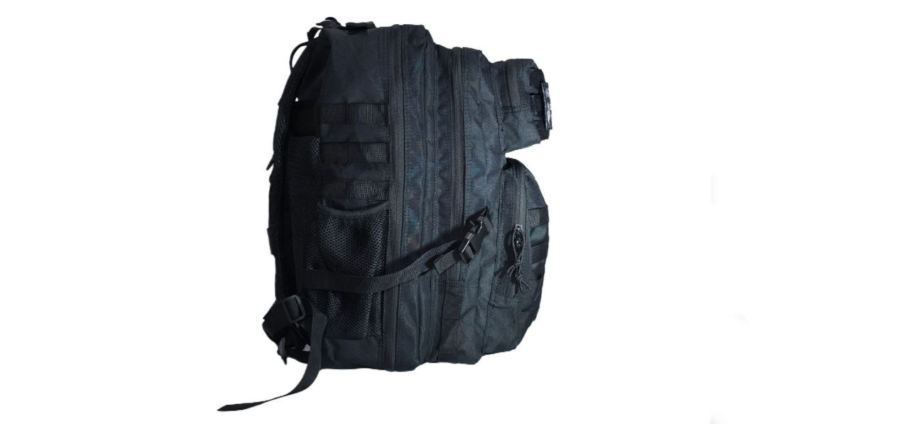 MOCHILA NEGRA 50 LITROS lateral MOCHILA NEGRA 50 LITROS lateral